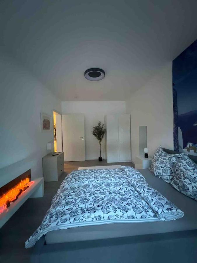 Luxurioeses Apartment,Neubau, 4 Personen, Parkplatz, Griechischer Stil Bochum Eksteriør billede