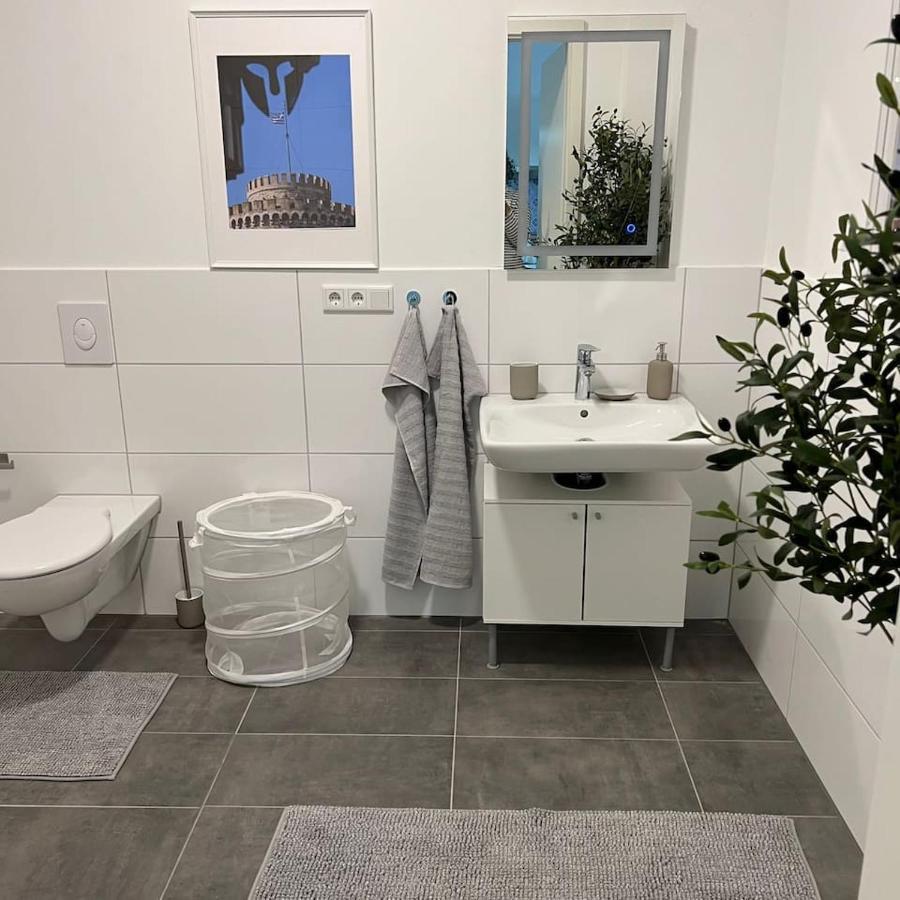 Luxurioeses Apartment,Neubau, 4 Personen, Parkplatz, Griechischer Stil Bochum Eksteriør billede