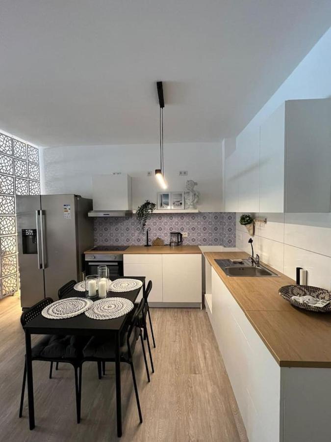 Luxurioeses Apartment,Neubau, 4 Personen, Parkplatz, Griechischer Stil Bochum Eksteriør billede
